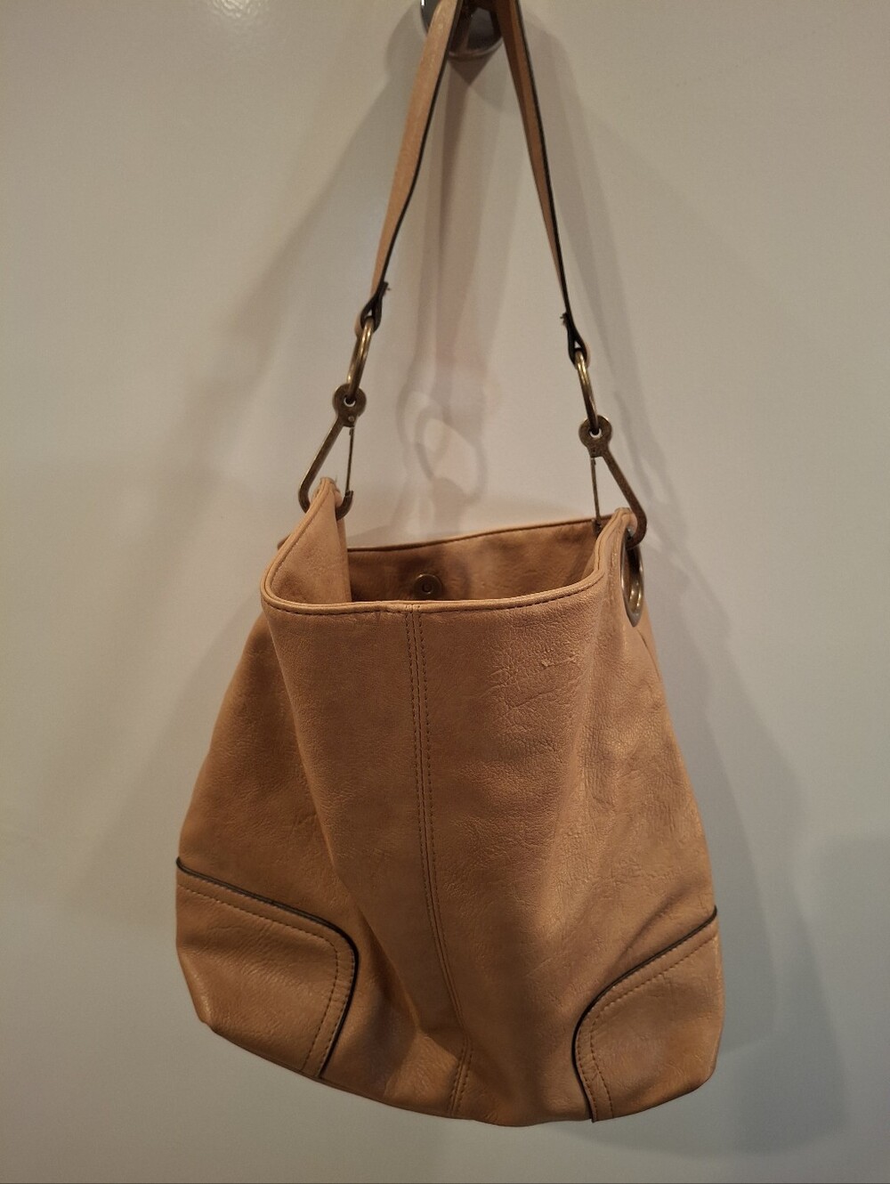 Bueno Tan Shoulder Hobo Bag